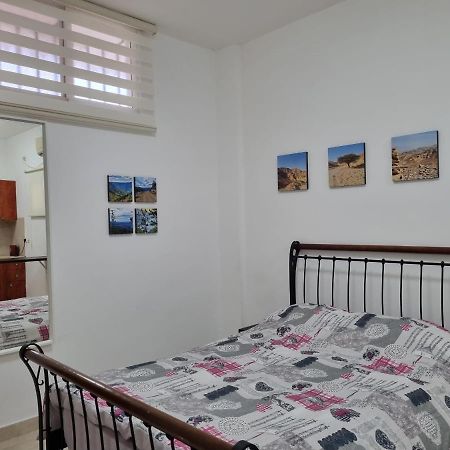 הבית באלרואי Appartamento Rishon Leziyyon Esterno foto